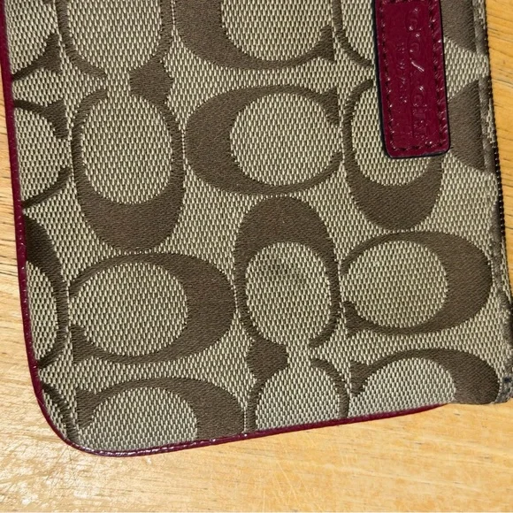 Coach Signature C Wristlet Brown Canvas Red Patent Leather Small Zip Pouch - Picture 6 of 8